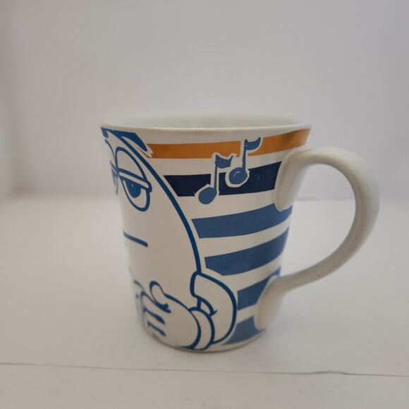 M&M Textured oversized coffee mug - Picture 2 of 5